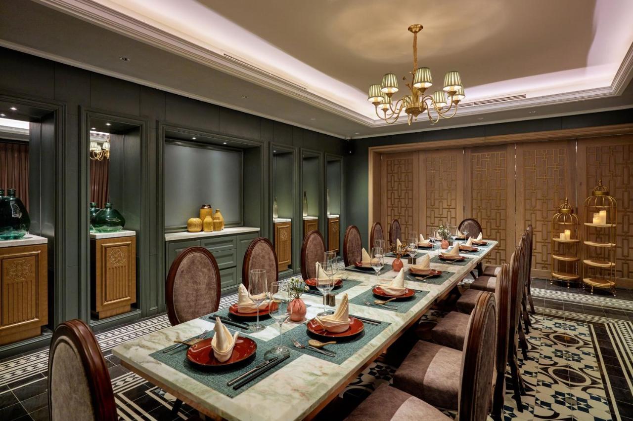 Peridot Grand Luxury Boutique Hotel Hanoi Exterior photo Private dining room at the restaurant