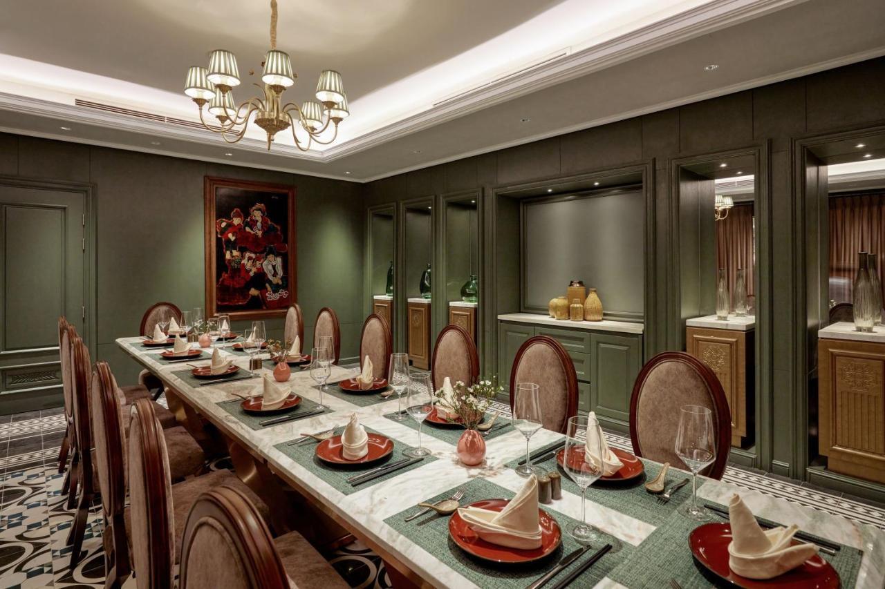 Peridot Grand Luxury Boutique Hotel Hanoi Exterior photo The dining room